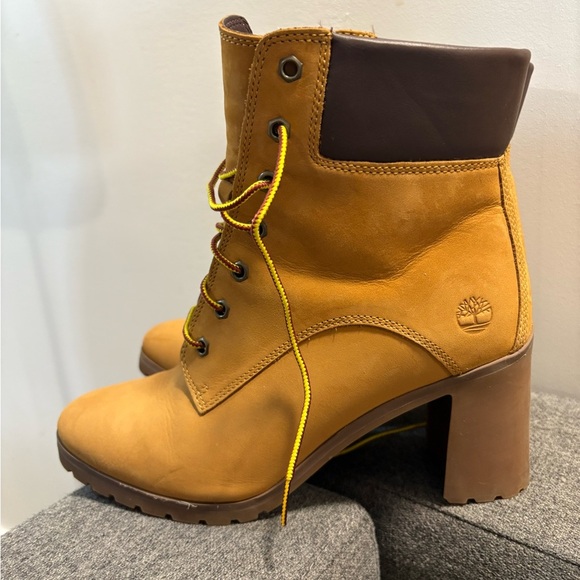 Timberland Women's Tan Leather Boots - Picture 1 of 5